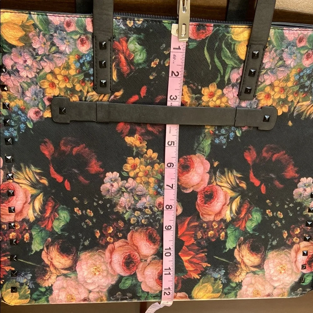 Exquisite Floral Black Tote Bag - Picture 15 of 15